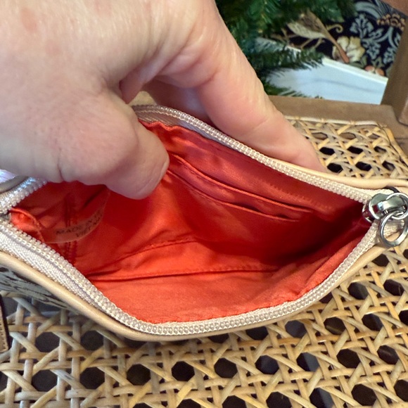 💕 COACH F50594 AUTHENTIC COACH Orange STRIPE SIGNATURE C WRISTLET - Picture 7 of 9